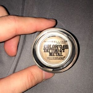 24 hour eyeshadow